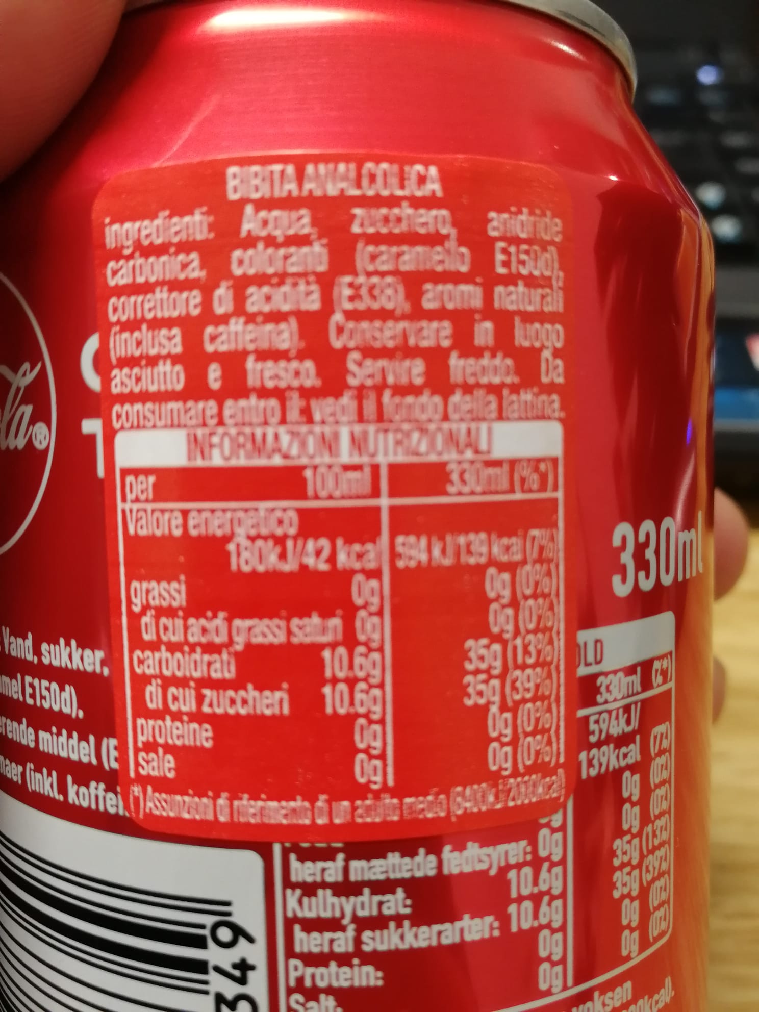 Beverage Cocacola con etichetatura Coca Cola